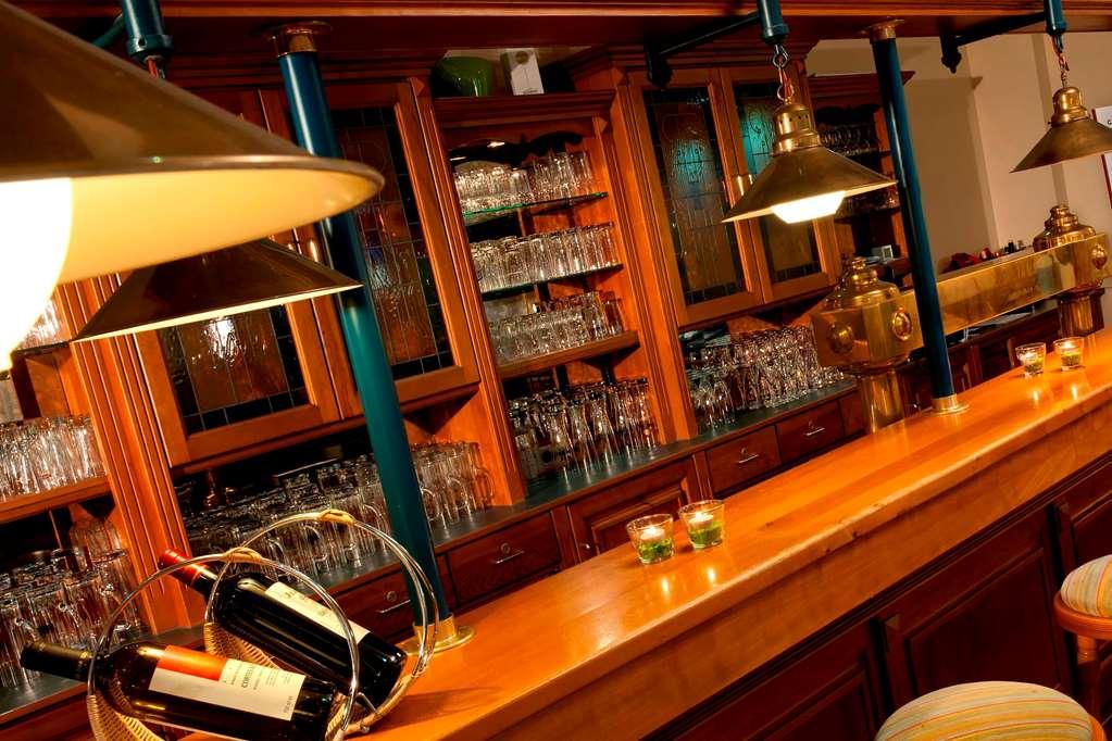 Tryp By Wyndham Bremen Airport Hotel Restaurant photo
