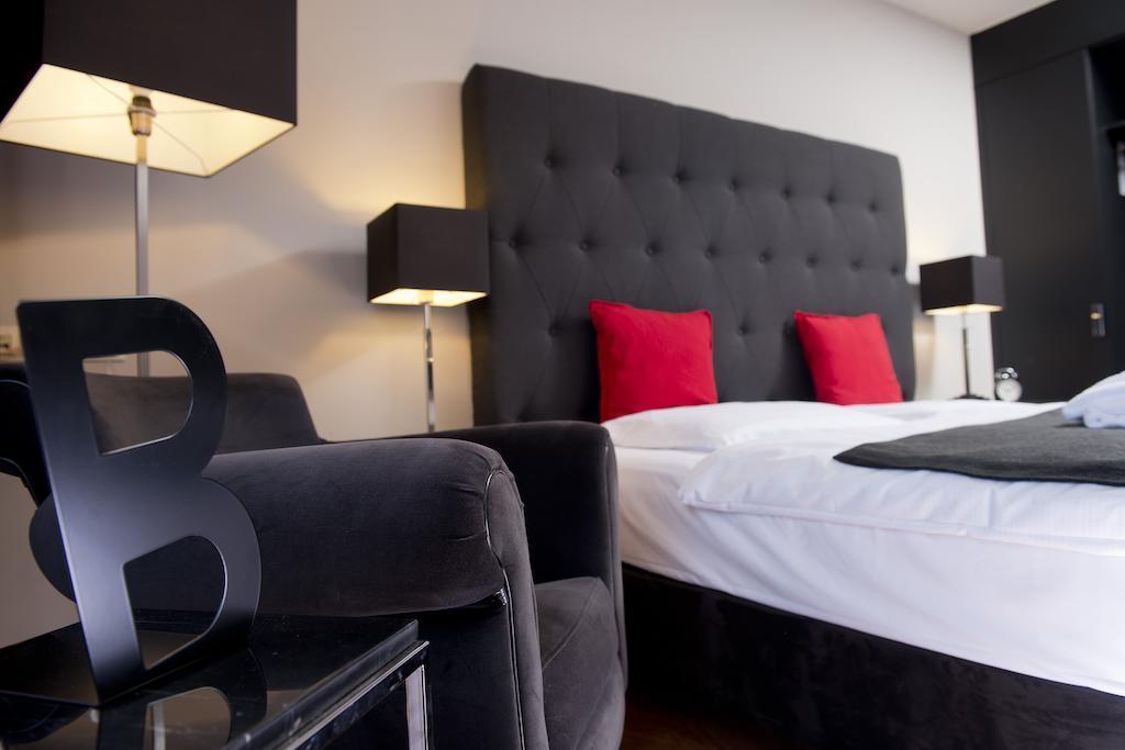 Tryp By Wyndham Bremen Airport Hotel Room photo