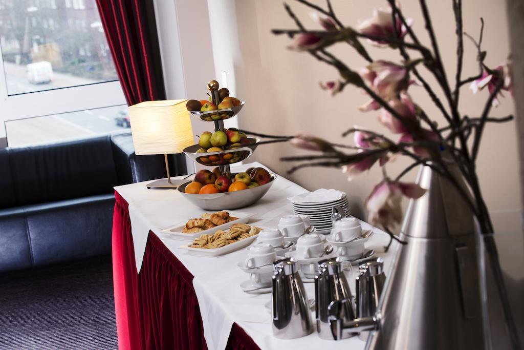 Tryp By Wyndham Bremen Airport Hotel Restaurant photo